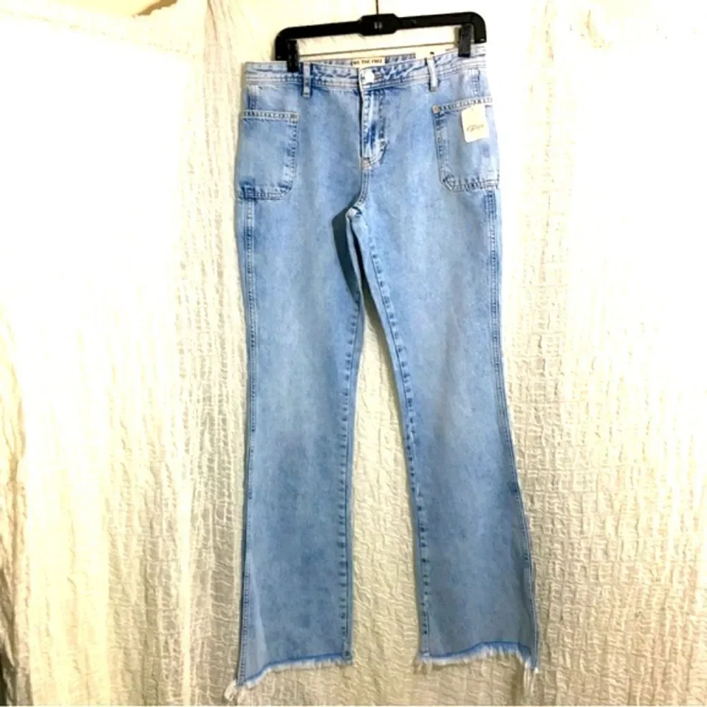 Free People- We The Free Izzy Flare Jeans Size 27